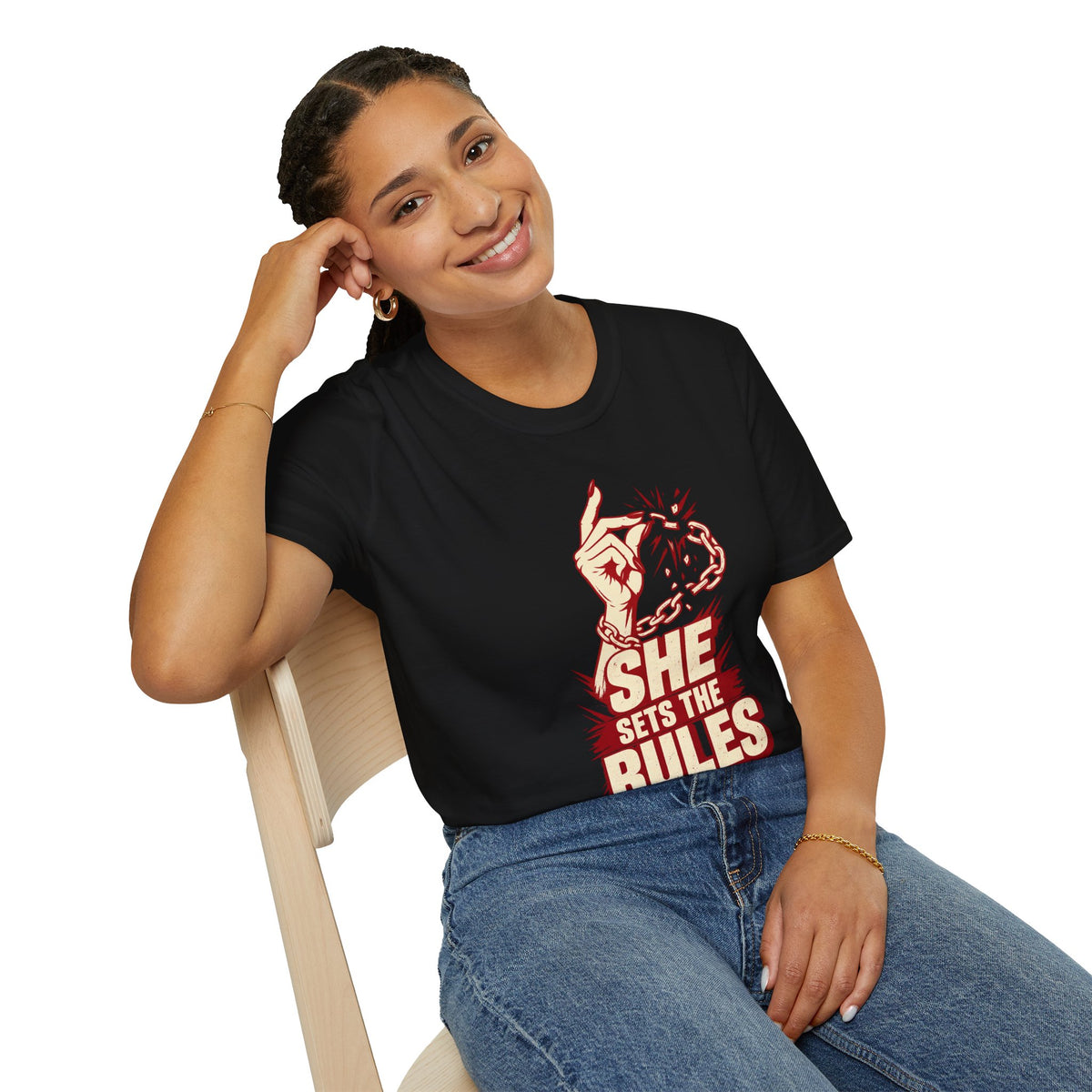 She Sets the Rules – T-Shirt
